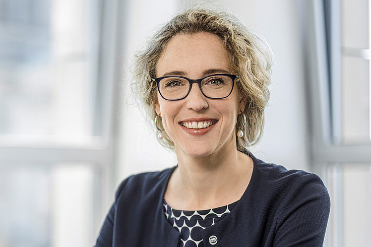 Dr Juliane Hoffmann Dr Juliane Hoffmann